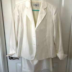 Women’s Skirt Suit